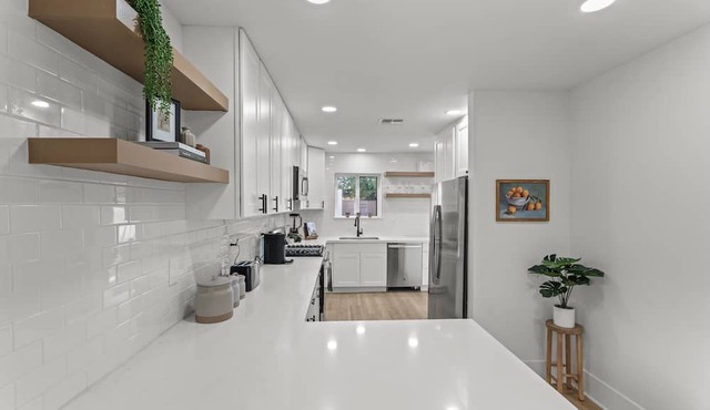 Charm In Coronado: Your Perfect Getaway W/ Casita