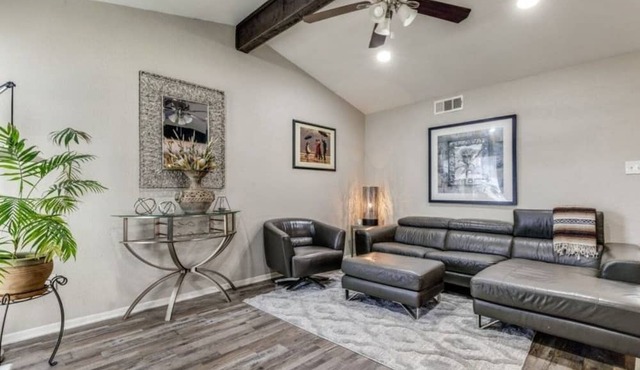 Cozy vibe condo. 2-bedroom, 2 full-bathroom with patio off the master & dining.