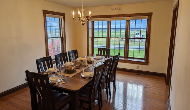 Large 5 BR home, Views of Amish farmland and Strasburg Railroad