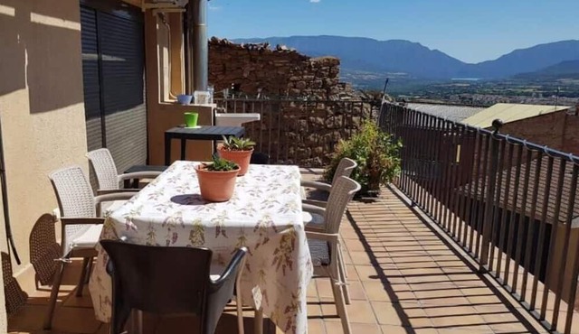 Apartment 'Lola Pis' with Mountain View, Wi-Fi and Air Conditioning