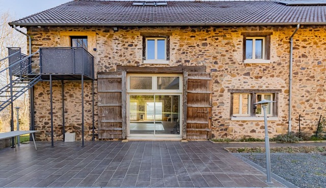 Apartment 'Le Gîte De La Ferme Du Château' with Private Terrace, Shared Garden and Wi-Fi