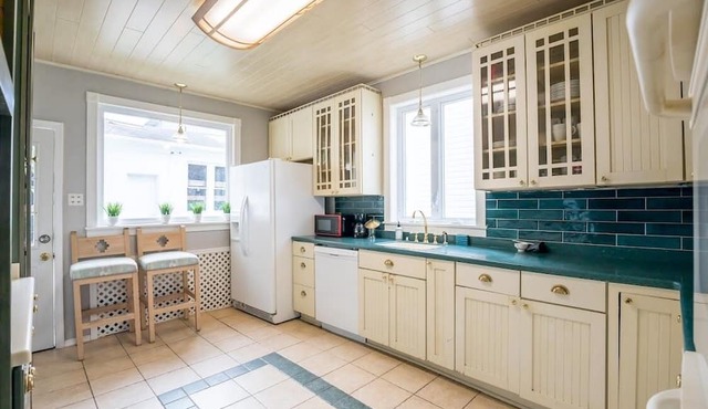 6 Bedroom historical house