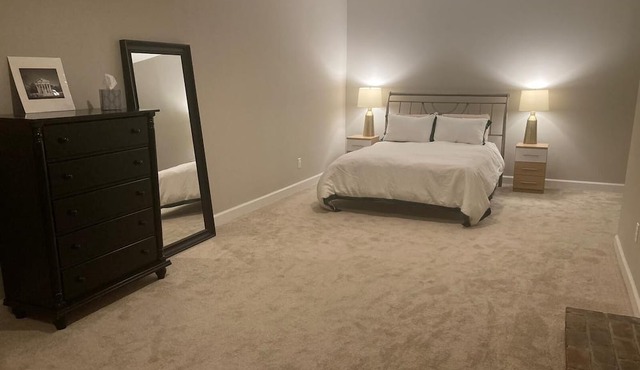 Spacious One Bedroom Apartment, Charlottesville! Beautiful & Convenient Location