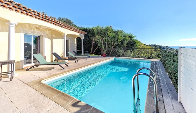 Superbe Villa Avec Piscine Chauffée Clim Haut Debit BBQ Vue Mer