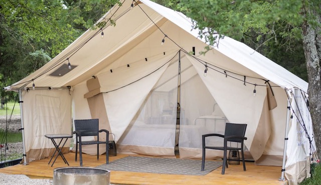 Farmstay and Magical Bell Tent near Corsicana, TX