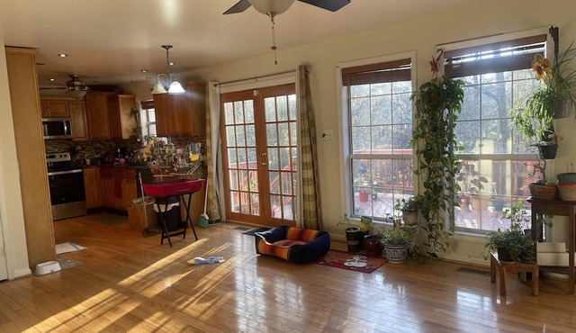Pet Friendly, Unfurnished. 3 miles to TBS, 6 miles to FBI Academy.