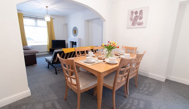 Thorne House - 2 Bedroom Apartment