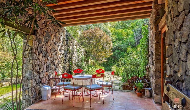 Magical Stone Home on 20-acre Ranch, Amazing Views, Patio w/BBQ & Dining Table