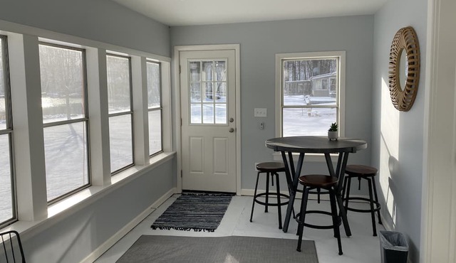 Cozy, Family-oriented Lake House with beautiful views. Enjoy private lake front!