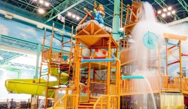 Great Wolf Lodge Williamsburg VA, deluxe balcony family suite 12/4 -12/7/2023