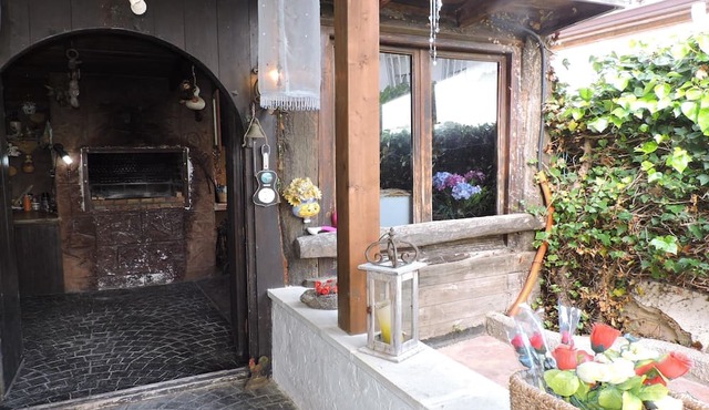 BEAUTIFUL INDIVIDUAL HOUSE WITH PRIVATE POOL IN THE CENTER OF THE TOWN