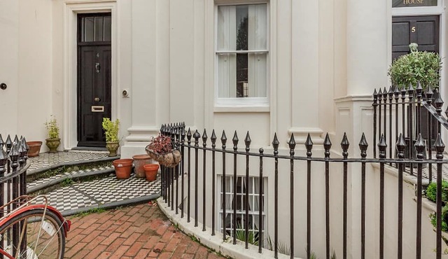 4 bedroom accommodation in Hove