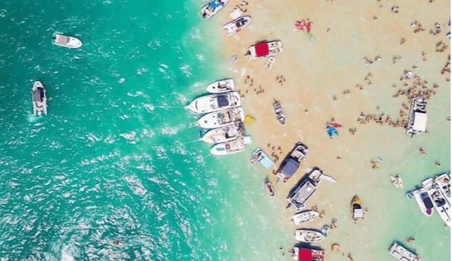 🪢 Beautiful 3BDR Home by Torch Lake Sandbar