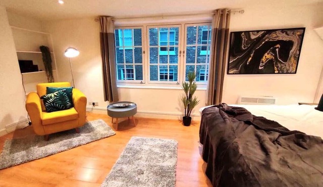 Livestay Studio Apartment on Covent Garden*3
