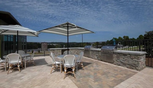 Brand new Apt |Oak Mt St Park | Lots of Amenities