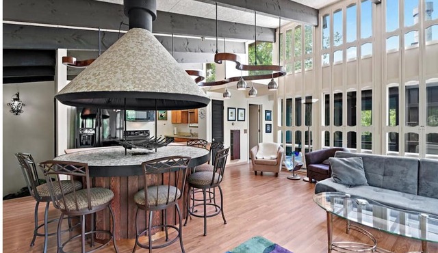 River and Rock Views! St Croix Falls Funky Mid-Century Charm. Pet Friendly.