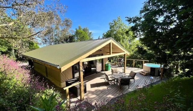 Eucalyptus Lodge @ Lower Coombe Royal Hot tub
