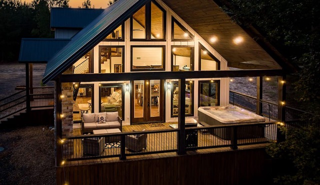 {NEW} Mountain Fork Landing Cabin~ DIRECT RIVER ACCESS