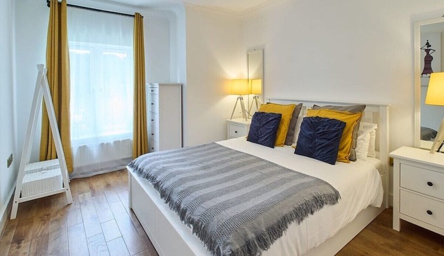 Host & Stay | Bellflower Mews