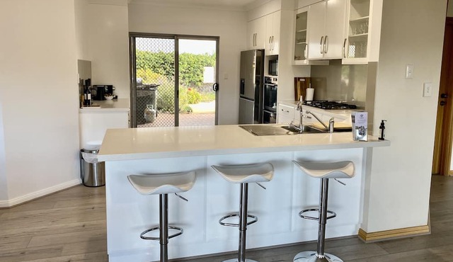 3 bedroom house with River views