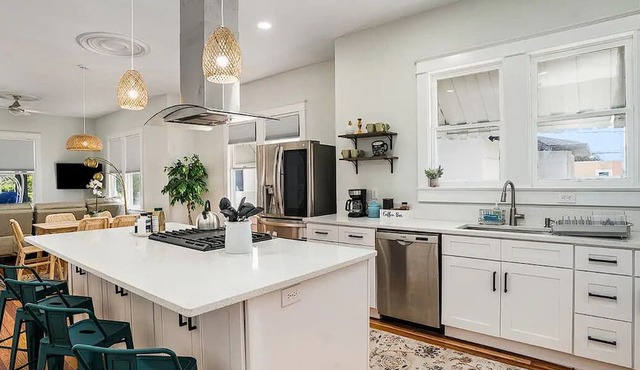 Charming centrally located 3bed 2bath