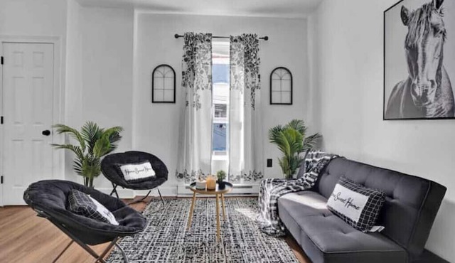 2nd flr Paradise downtown Allentown! Secured parking lot