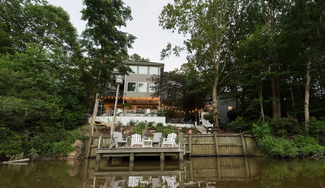 Cozy Lakeside Studio Retreat steps away from the beach