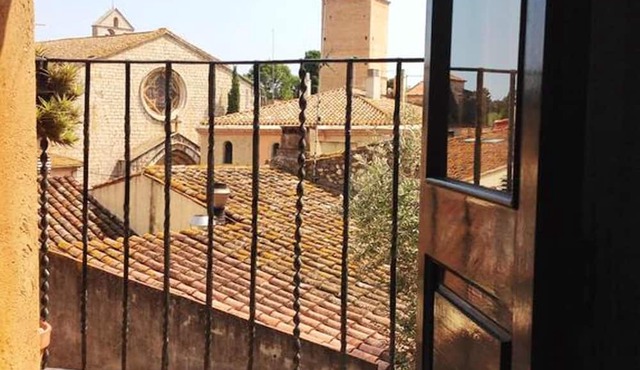 Homerez - Nice apartement for 4 ppl. with balcony at Peralada