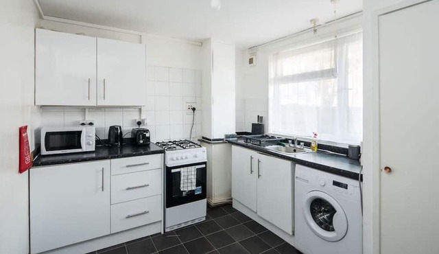Spacious and Homey 3BR Maisonette in Gilpin Road