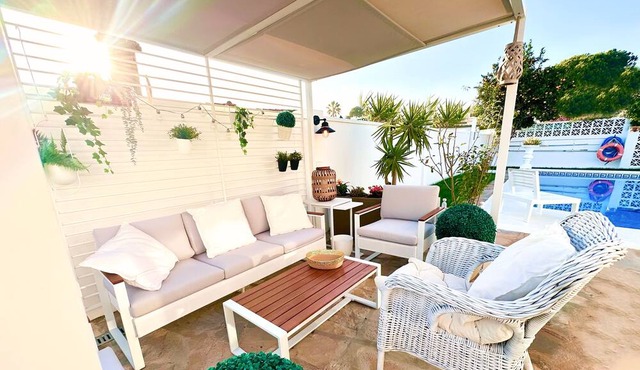Beachside Villa CasaCara with Private Pool, Costabella, Marbella