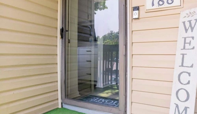 2BR-2BA Near Downtown, WFU & Hospital! 50% off 30+days