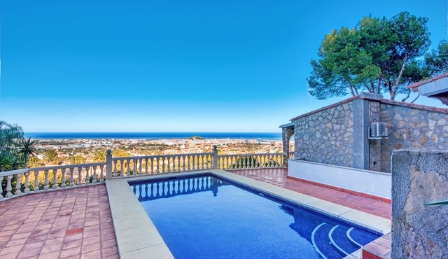 Villa 'Isabella' with Private Pool, Wi-Fi and Air Conditioning
