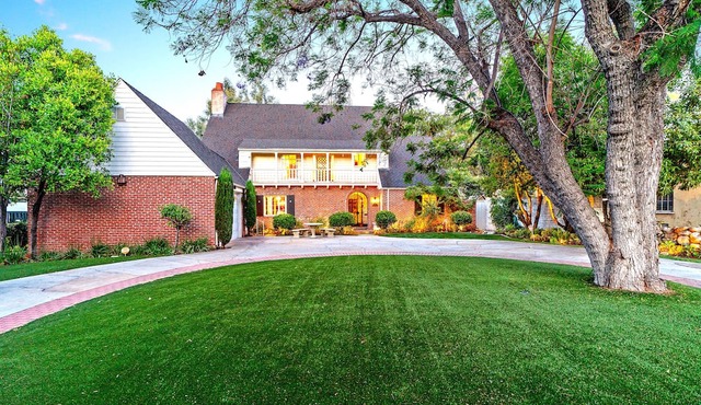 Stunning Mansion 5min Walk to Rose Bowl n#The area is not affected by the fire!n