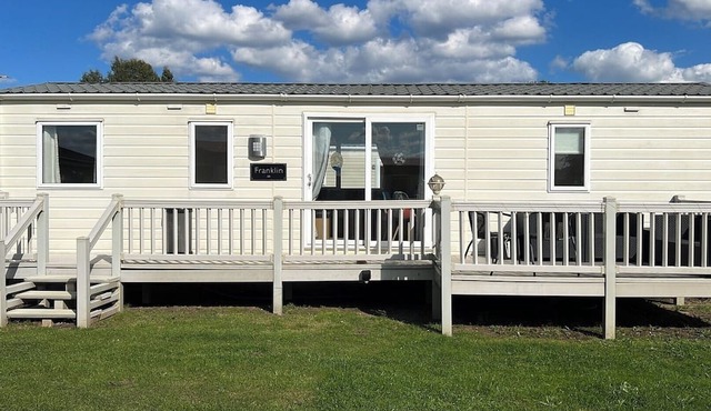 3 Bedroom, 6 Berth, Dog Friendly, Holiday Home