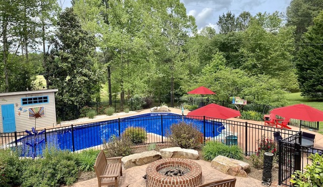 Globally Inspired Boutique Suite Warm, Unique and Welcoming🌎