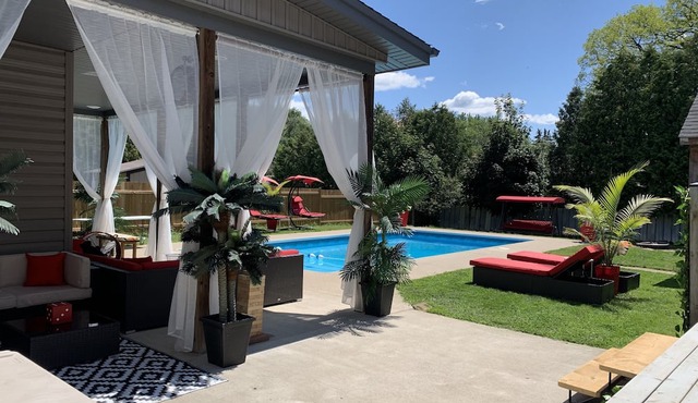 Suburban Oasis with Private Pool, Jacuzzi & Gym!