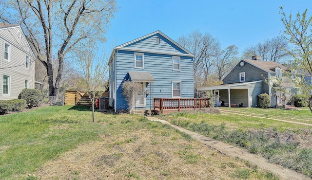 The BlueBird~ Charming & Central 3BR in Roanoke