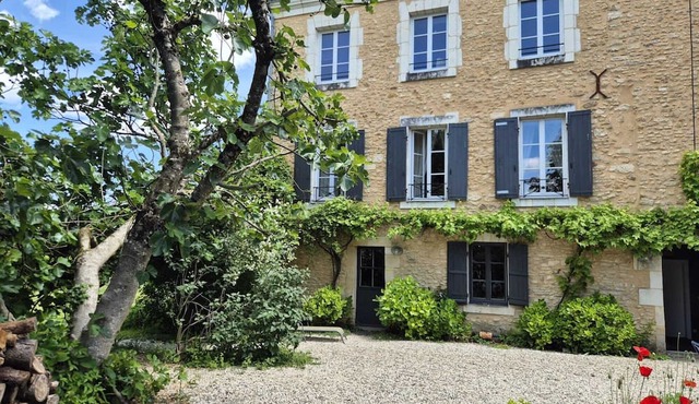 15th-century priory in the heart of Anjou, between Angers and Le Mans