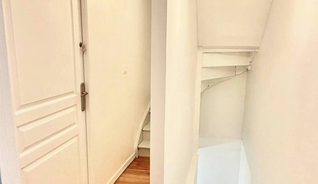 3 bedroom house - sleeps 8 - 15 minutes from Bayonne