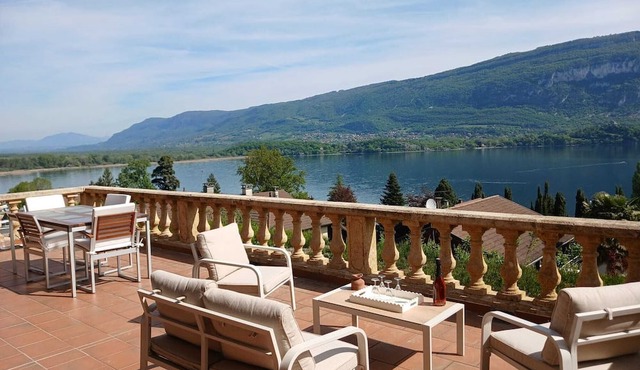 "Casa Frangi" Enchanting view of Lac du Bourget, beach within walking distance