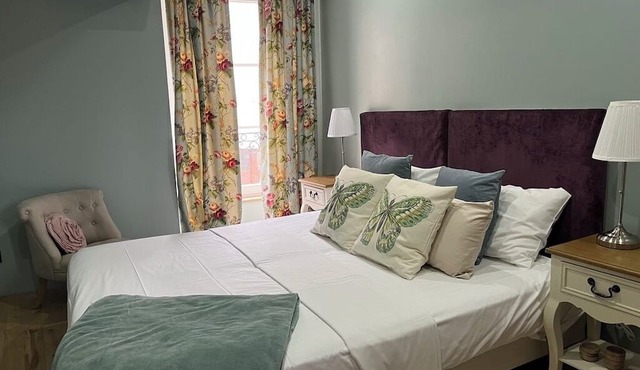 Four beautiful rooms above an Artisan Bakery in Flavigny-sur-Ozerain, heaven