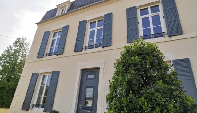 Le Cocon Nivernais, family home 14pers, swimming pool, spa and playground