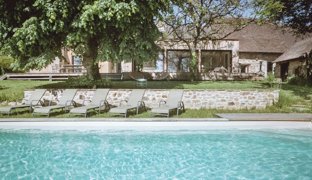 Gîte de Cybèle, swimming pool, wifi and charm in the heart of the Limousin countryside