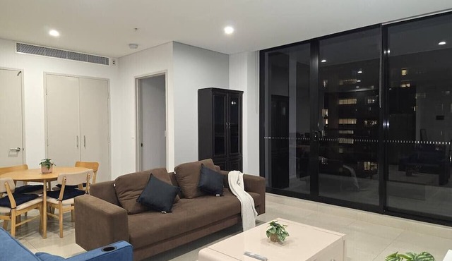 Mascot 2 beds 13 Close to station easy to anywhere