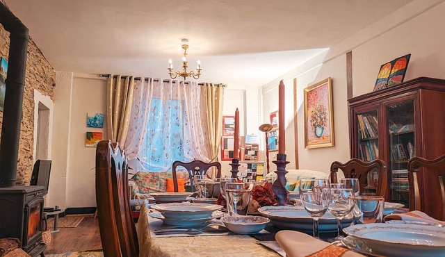 Charming cottage in Berry with garden and terrace