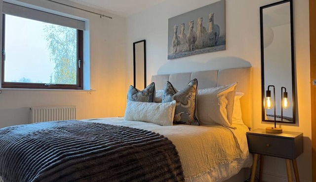 2 Bedroom Flat Free Parking Close to Gatwick