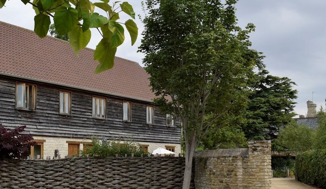 Shabby-Chic style 3-bedroom house in Oundle for a relaxing getaway