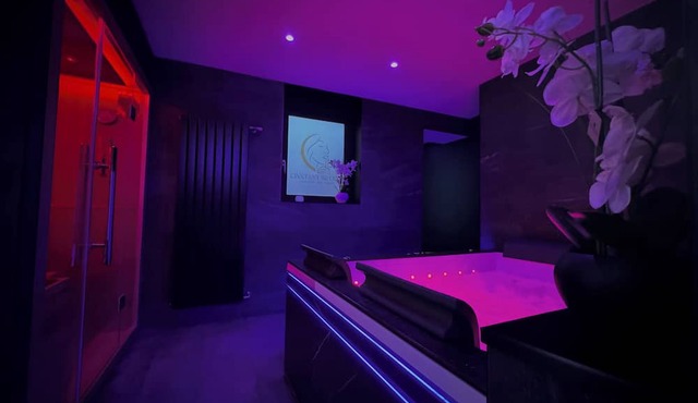 THE MOMENT IS CREATED. Exclusive Loveroom