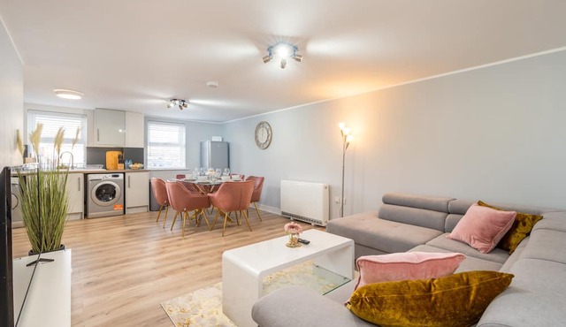 London Street, Andover, Hampshire, SP102NU, United Kingdom