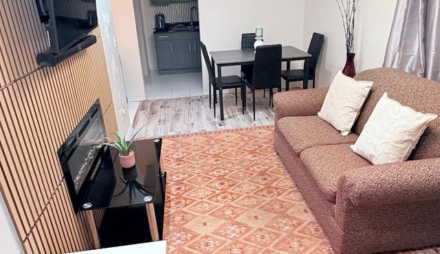 Adorable 1-bedroom apartment with AC in East Rochester